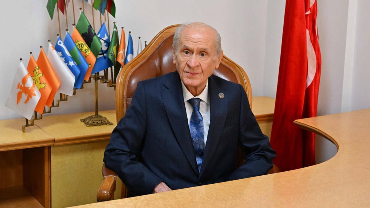 Bahçeli: Ahmet Türk görevine iade, Ahmet Özer de tahliye edilmeli